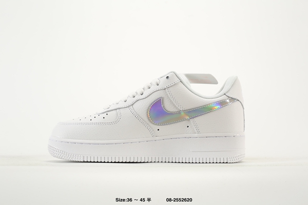 ナイキ靴側面デザイン